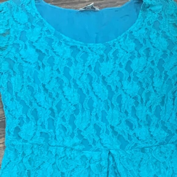 🔴SOLD🔴 Phenomena Lace Dress - Picture 2 of 3